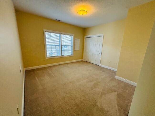 Building Photo - 1733 Lions Dr NW
