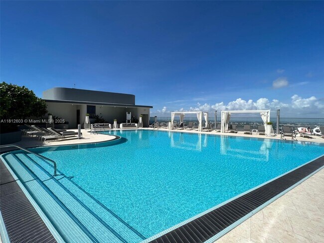 Building Photo - 1000 Brickell Plaza