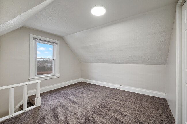 Building Photo - 134 Wynoka St