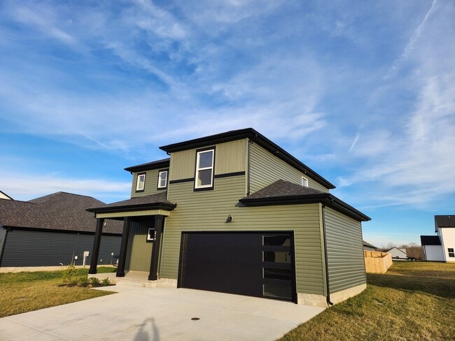 Building Photo - Welcome to Clarksville!