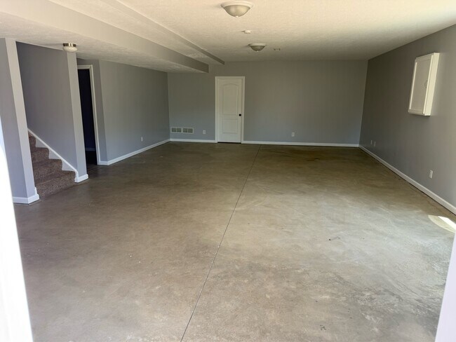 Building Photo - 1686 Sandy Lake Rd