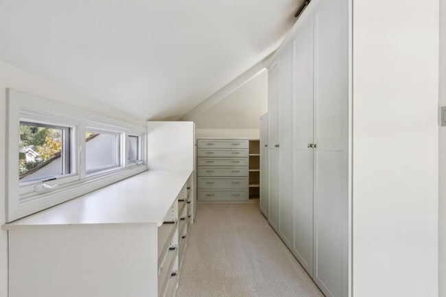 Building Photo - Beautifully Appointed Atherton Estate with Pool & Outdoor Entertaining