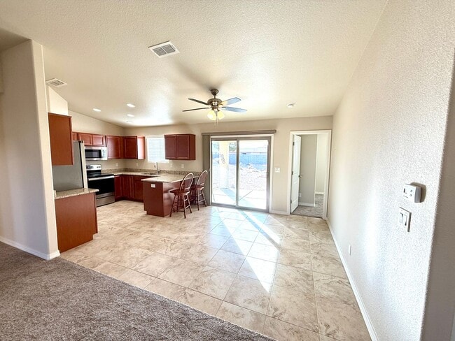 Building Photo - Great 4 Bedroom Home with Drive Through Side Gate! *HOME IS CURRENTLY OCCUPIED, PLEASE DO NOT DIS...