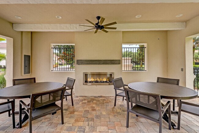 Building Photo - Townhome  in The Enclave at Summer Beach