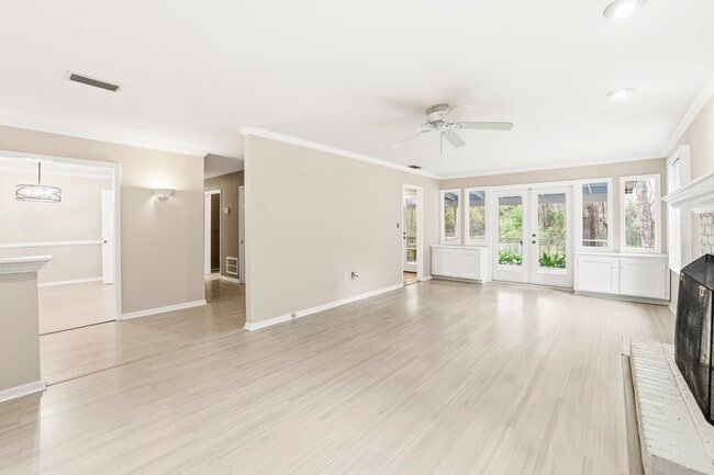 Building Photo - 7585 Skipper Ln