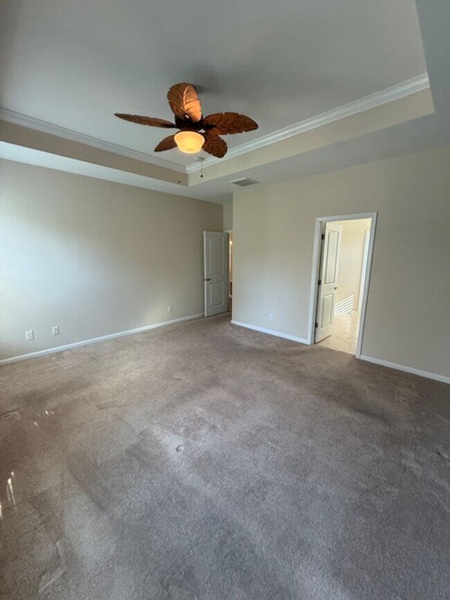 Building Photo - Island West - 18 Yonges Drive