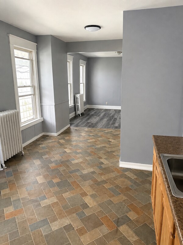 Building Photo - 86 Woodlawn Ave