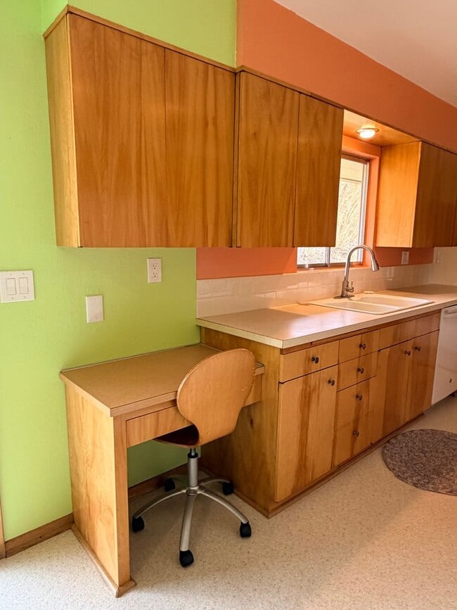 Building Photo - Country like setting! Spacious 3+ bed/ 1.5 bath house with garage, large yard, private deck and a...