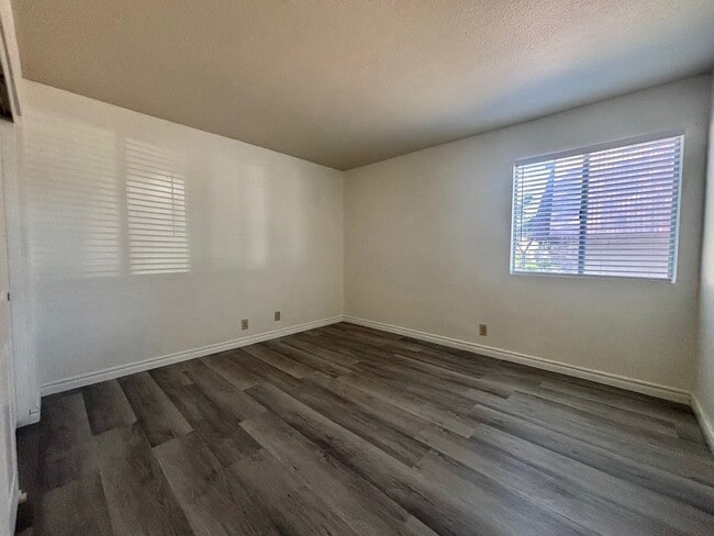 Building Photo - 5220 Indian River Dr