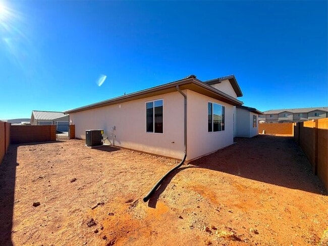 Building Photo - New 3 bed, 2.5 bath with 2 car garage home