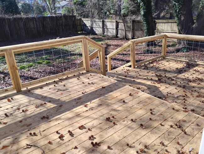 Building Photo - Spacious.Stylish.Short-Term Lease ONLY Perfection