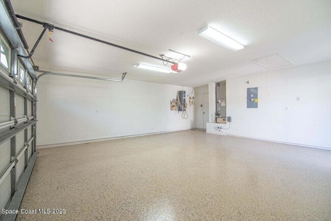 Building Photo - 475 Buttonwood Dr