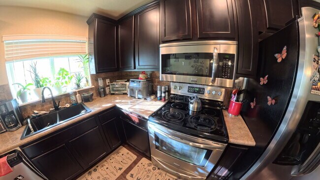 Building Photo - 5021 Brookfield Dr