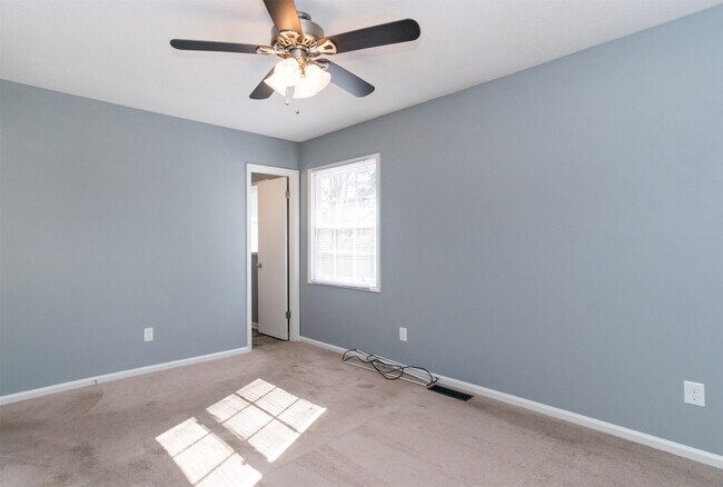 Building Photo - 108 Forestwood Dr