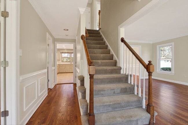 Building Photo - 5 Bed, 2.5 Bath Home in the Heart of Red Mill Farms