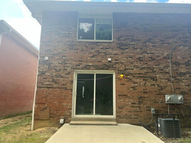 Building Photo - Bexvie Village Townhomes - Renovated unit