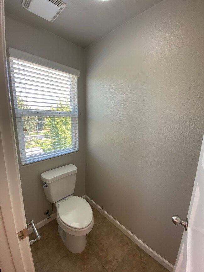 Building Photo - 3461 Alcove Way