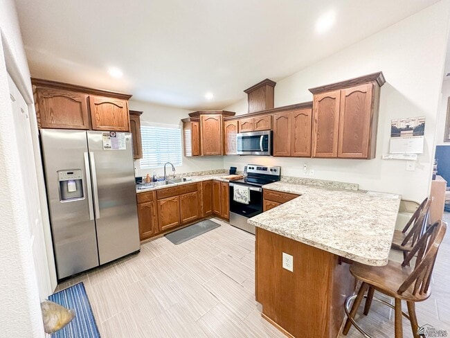 Building Photo - 28810 Arizona Ave