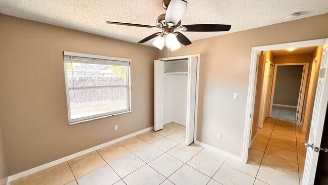 Building Photo - Beautiful 4 Bedroom 2 Bath Home!