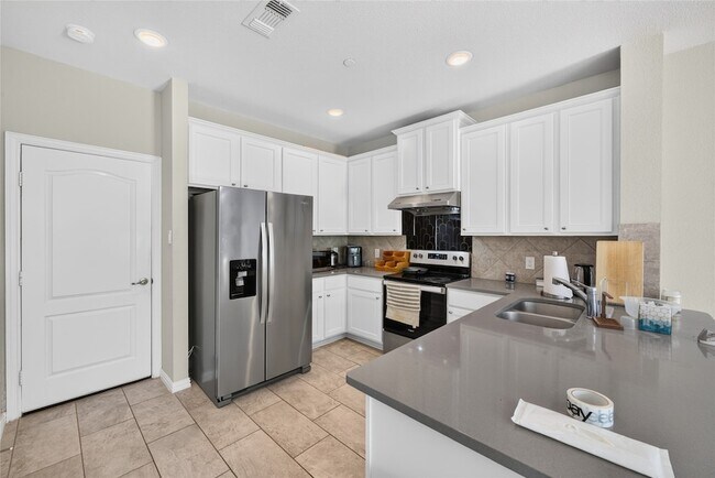 Building Photo - 3533 Cricket Dr