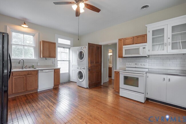 Building Photo - 11300 Aspen Grove Dr