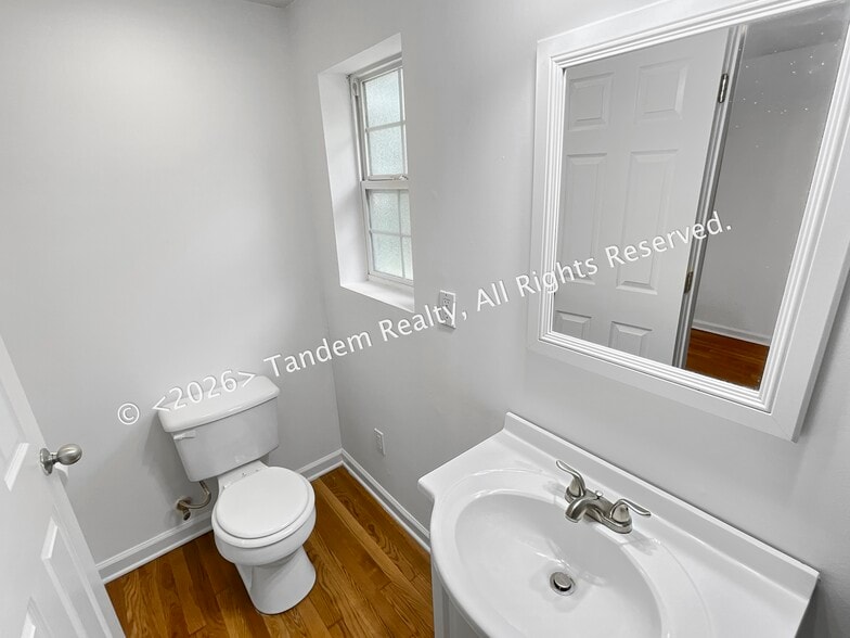 Building Photo - 406 Ritchie Dr