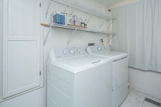 Building Photo - 1791 Dunbarton Dr