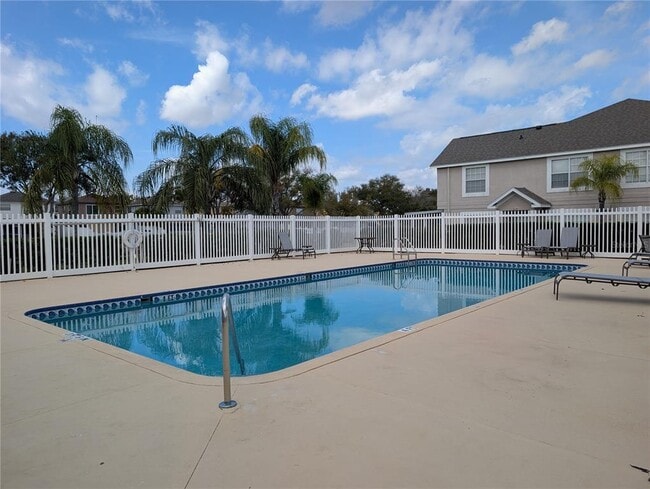 Building Photo - 414 Kensington Lake Cir