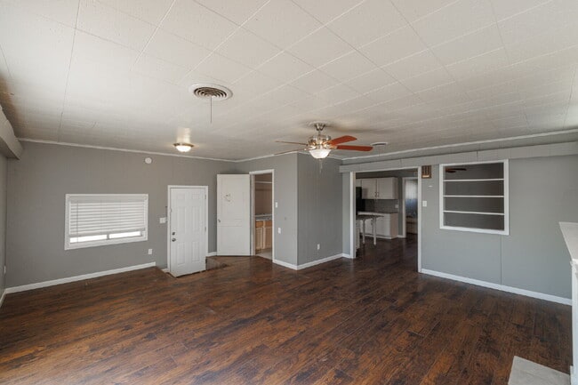 Building Photo - Short Term Lease