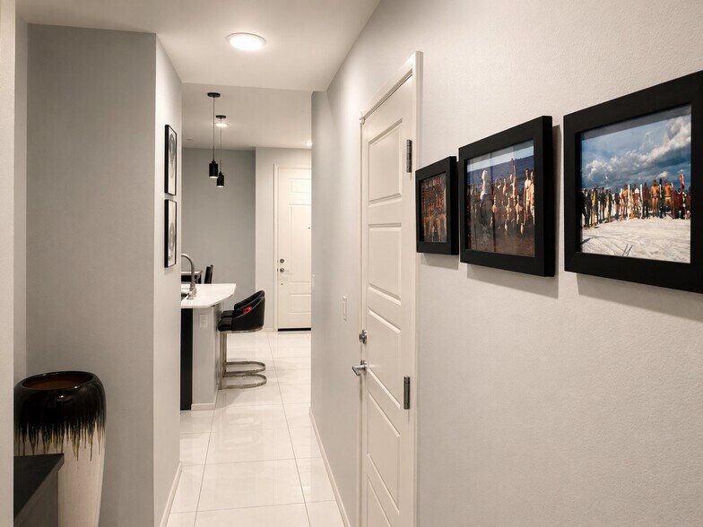 Building Photo - 5150 Calle Sandwaves