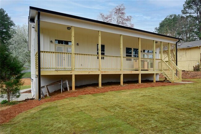 Building Photo - 2295 Brandon Ct NE
