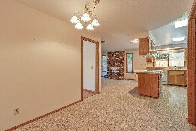 Building Photo - Single-Level Living Near South Hillsboro's Best Amenities