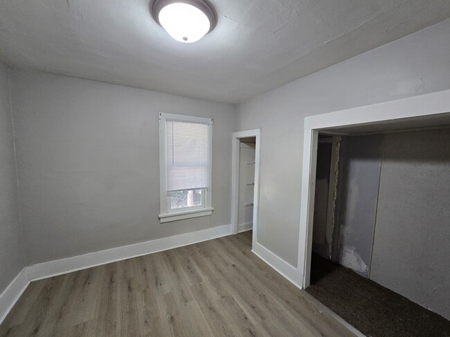 Building Photo - 518 Kern St
