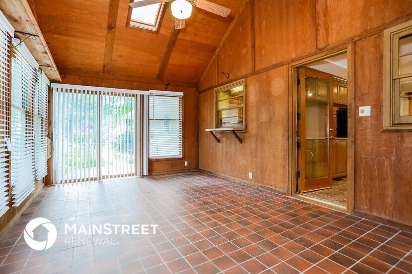 Building Photo - 2809 S Westport Rd