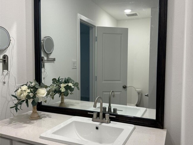 Building Photo - 277 Douglas Hls Dr