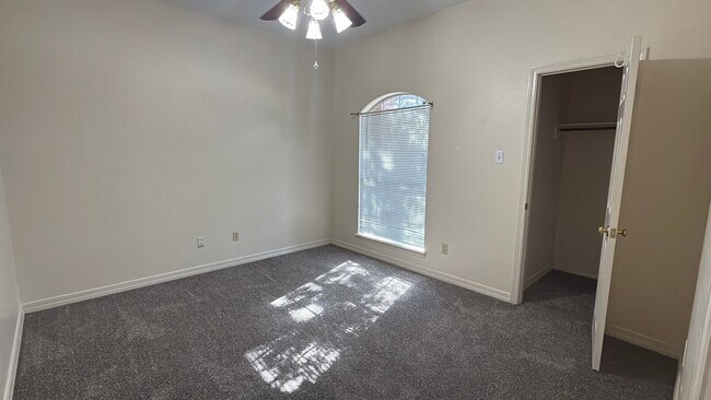 Building Photo - 2106 Middle Creek Blvd