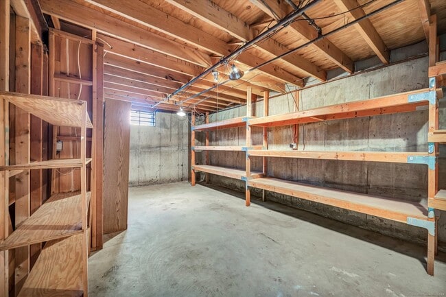 Building Photo - 14 Clemens Ct