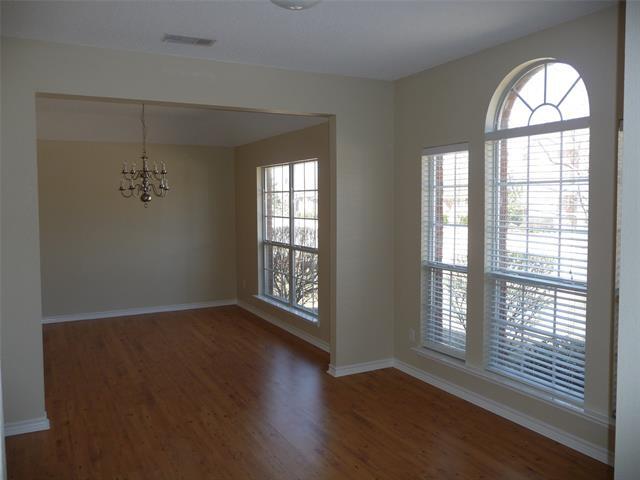 Building Photo - 5601 Tulip Dr