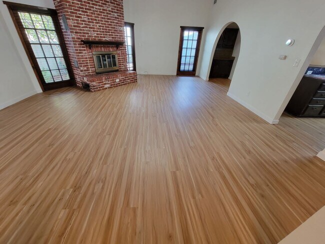 Building Photo - Torrance - 3 bd / 2 ba Home! GREAT LOCATION!!