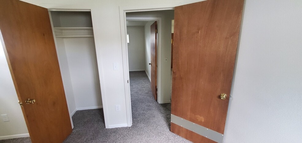 Building Photo - 4217 N Burns Rd