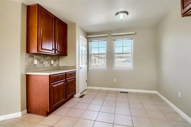 Building Photo - Stunning 3 bedroom townhome!