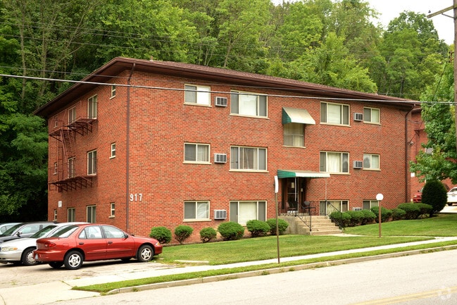 Primary Photo - Highland Manor Apartments
