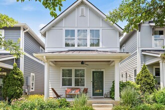Building Photo - Stunning Gem in the heart of East Nashville!!