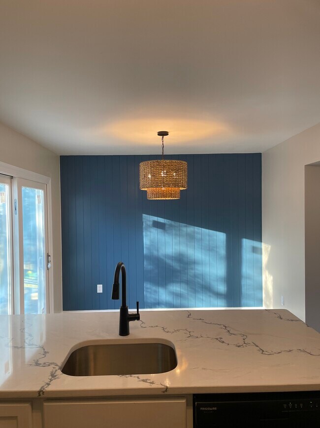 Building Photo - 186 Exton Rd