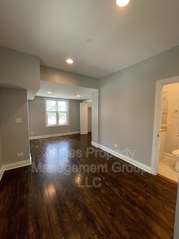 Building Photo - 5669 N Magnolia Ave