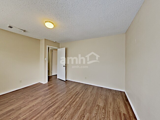 Building Photo - 8131 Cheryl Meadow Dr