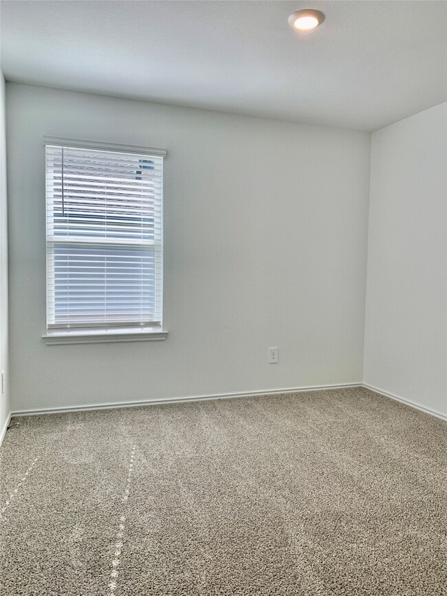 Building Photo - 2213 Laurel Bloom Ln