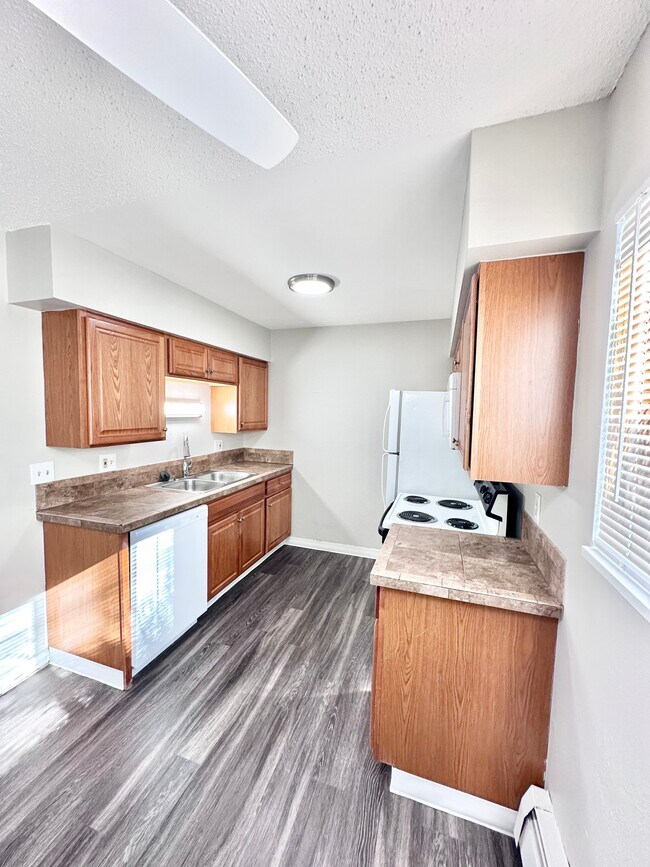 IMG_6401 - 947-951 Allison Street