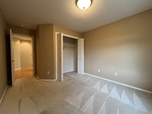 Building Photo - Elegant Home Offering Open Living Spaces, Spacious Primary Suite, and Nature-Inspired Yard