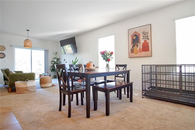 Building Photo - 1739 Post Oak Dr